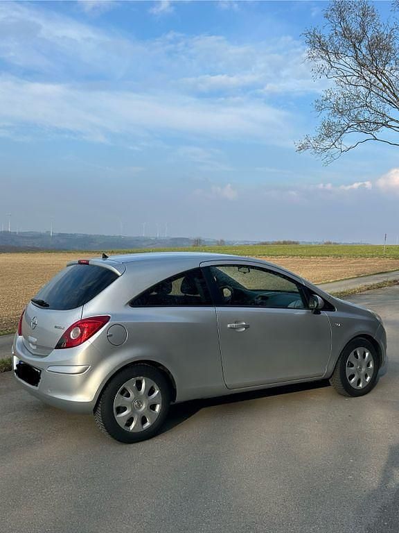 Gebraucht Opel Corsa 69 PS (50 kW) 2010 Silber Kleinwagen