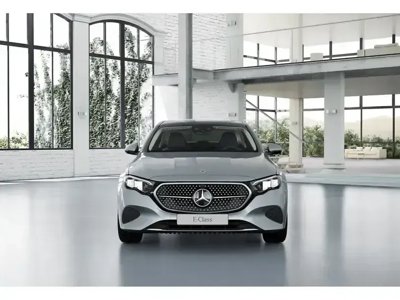 Gebraucht Mercedes E220 Avantgarde 197 PS (144 kW) 2024 Silber Limousine