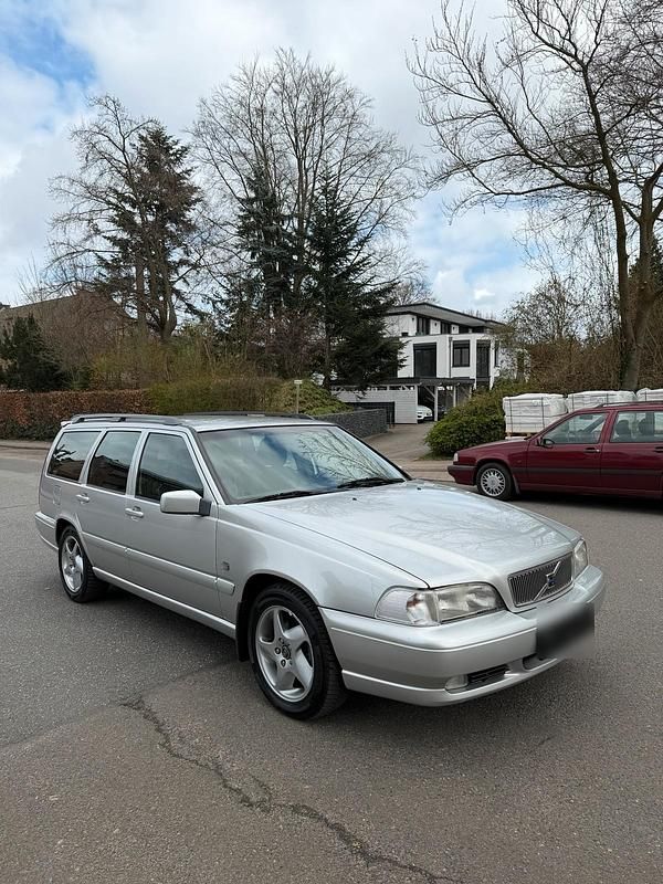 Gebraucht Volvo V70 140 PS (102 kW) 2000 Silber Kombi