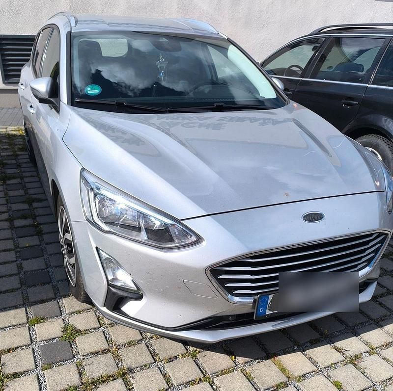 Silber Gebraucht 2019 Ford Focus Kombi | 8.500 € (Superpreis) - Bild 1/4