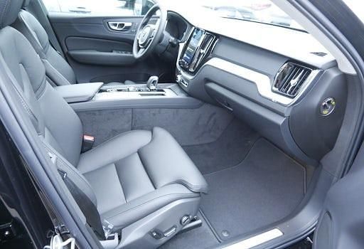 Gebraucht Volvo XC60 Plus 197 PS (144 kW) 2024 Onyx black metallic SUV