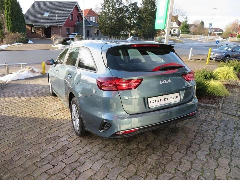 Neu Kia Ceed Sportswagon 140 PS (102 kW) 2025 Grau Kombi