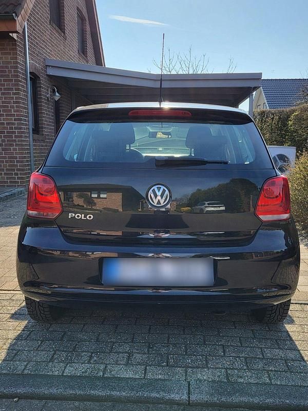 Gebraucht VW Polo 60 PS (44 kW) 2013 Schwarz Kleinwagen