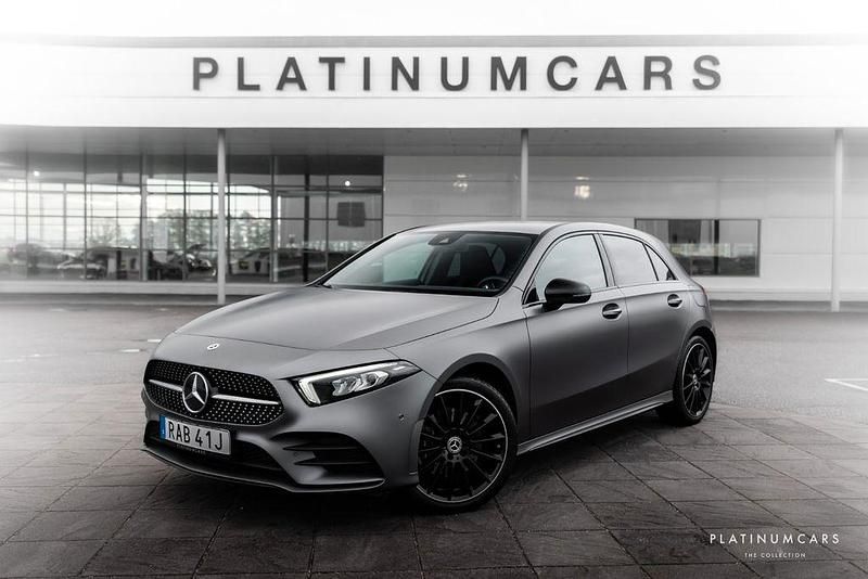 Grau Gebraucht 2022 Mercedes A250 Advanced Limousine | 34.707 € - Bild 1/4