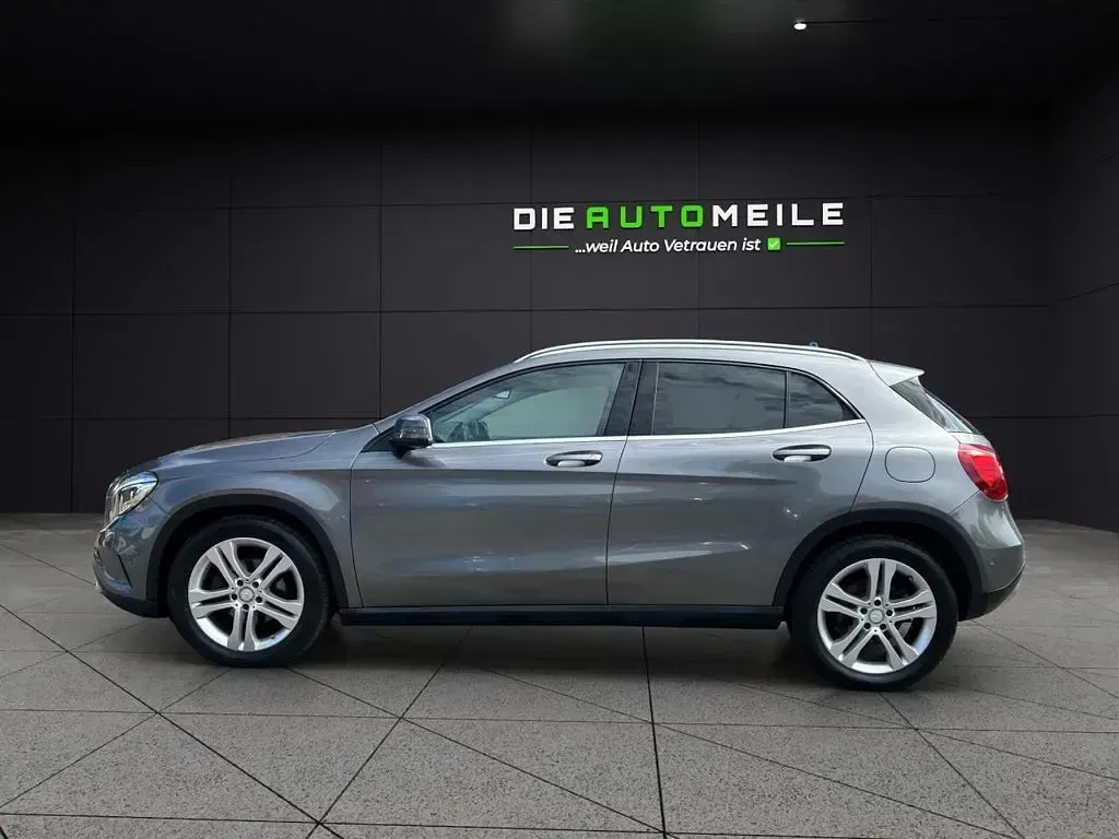 Gebraucht Mercedes GLA200 136 PS (100 kW) 2014 Grau SUV