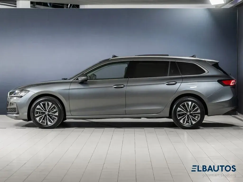 Neu Skoda Superb Selection 193 PS (141 kW) 2026 Graphitegrau Kombi
