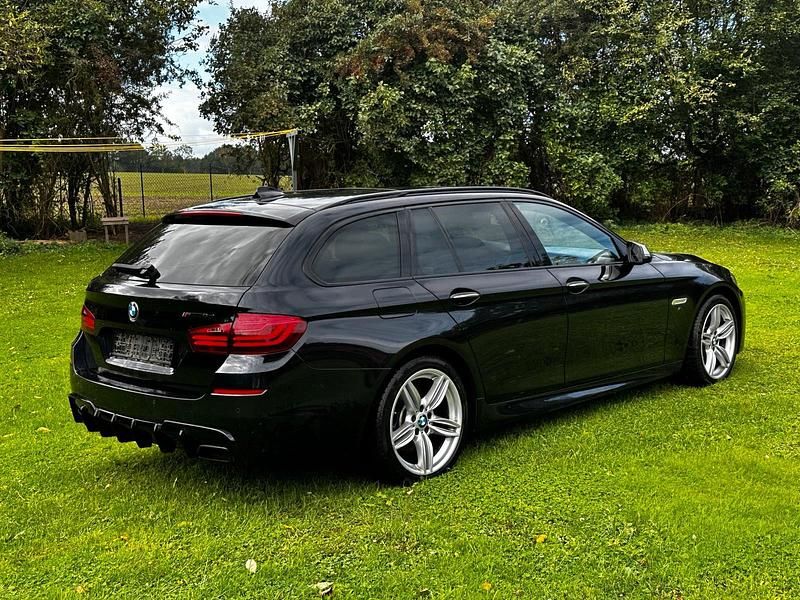 Schwarz Gebraucht 2016 BMW M550 M Sport Limousine | 26.000 € (Fairer Preis) - Bild 1/4