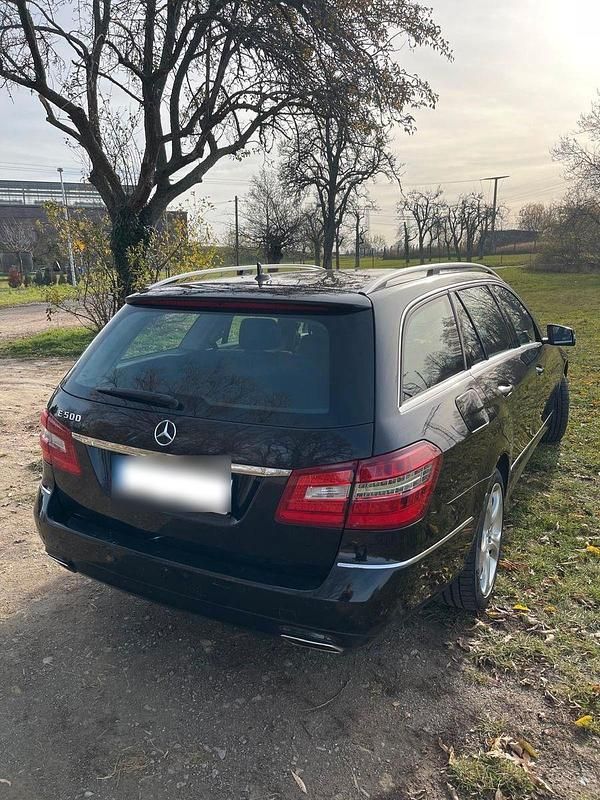 Gebraucht Mercedes E500 Avantgarde 387 PS (284 kW) 2009 Schwarz Kombi