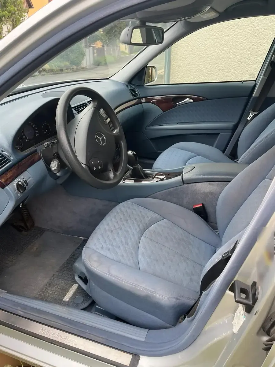Gebraucht Mercedes E240 177 PS (130 kW) 2004 Silber Limousine