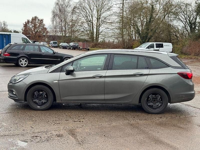Gebraucht Opel Astra Dynamic 105 PS (77 kW) 2018 Grau Kombi