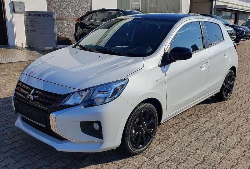 Titanweiß/pianoschwarz Gebraucht 2024 Mitsubishi Space Star Select+ Limousine | 15.790 € (Etwas zu teuer) - Bild 1/4