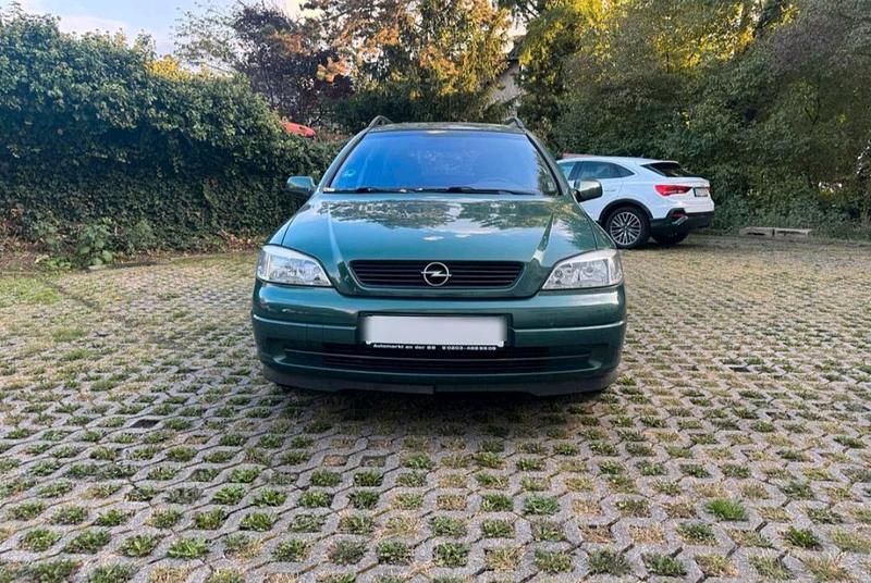Grün Gebraucht 1998 Opel Astra Kombi | 1.900 € (Etwas zu teuer) - Bild 1/4