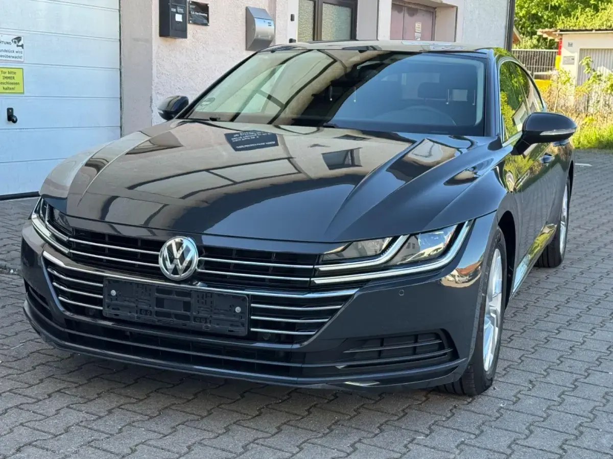 Second-hand VW Arteon Basis 150 CP (110 kW) 2019 Gri Hatchback