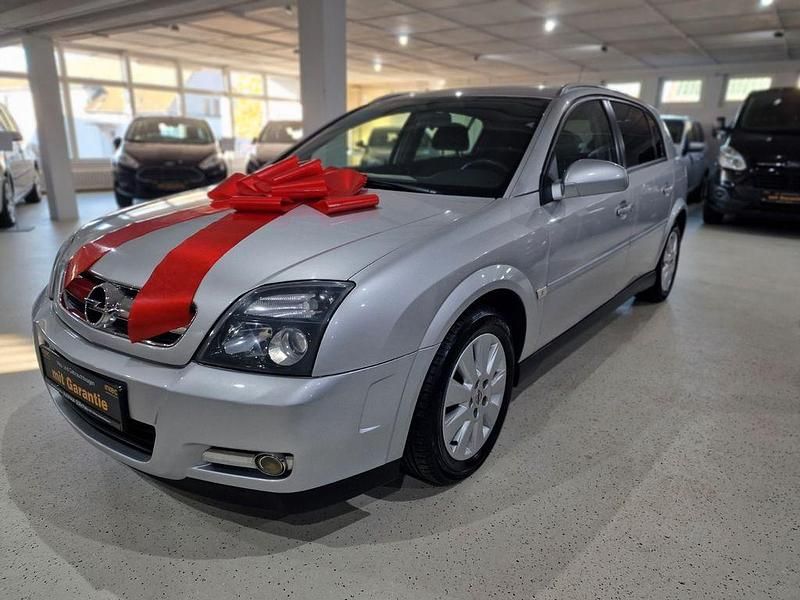 Silber Gebraucht 2005 Opel Signum Edition Kleinwagen | 3.599 € (Teuer) - Bild 1/4