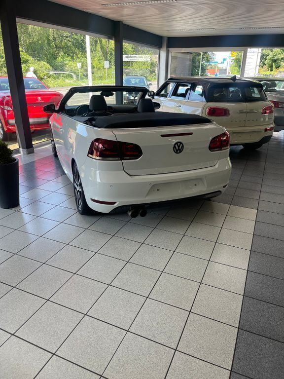 Gebraucht VW Golf Cabriolet Basis 209 PS (153 kW) 2012 Weiß Cabrio