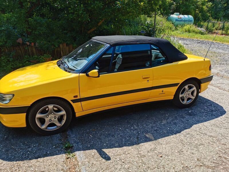 Gelb Gebraucht 1997 Peugeot 306 Cabriolet Cabrio | 5.800 € (Teuer) - Bild 1/4