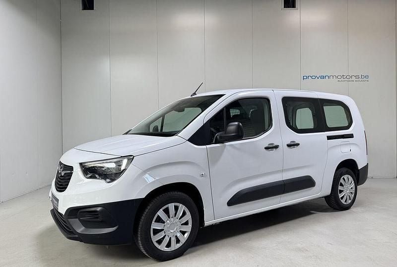 Używany Opel Combo 102 KM (75 kW) 2023 Biały Minivan