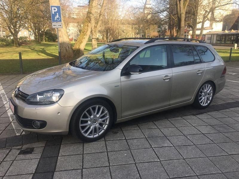 Gebraucht VW Golf VI Match 122 PS (89 kW) 2013 Silber Kleinwagen