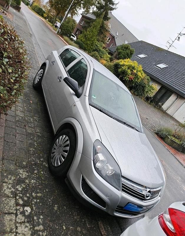Silber Gebraucht 2009 Opel Astra Limousine | 1.650 € (Guter Preis) - Bild 1/4