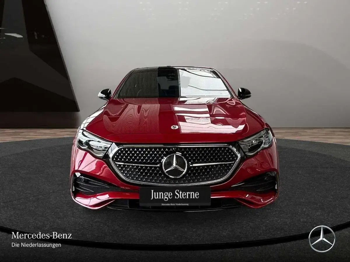 Gebraucht Mercedes E200 AMG 204 PS (150 kW) 2025 Rot Limousine