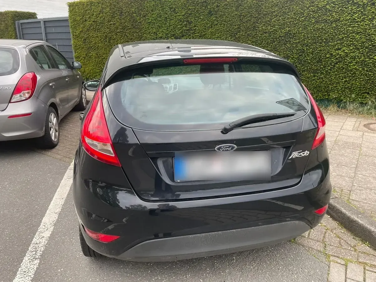 Gebraucht Ford Fiesta 82 PS (60 kW) 2009 Schwarz Limousine