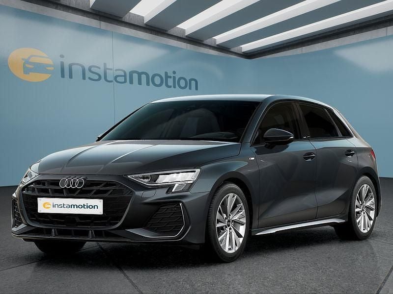 Grau Gebraucht 2025 Audi A3 Sportback Kleinwagen | 38.199 € (Guter Preis) - Bild 1/4