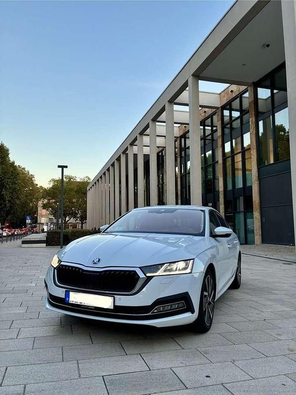 Gebraucht 2020 Skoda Octavia First Edition Limousine | 18.200 € (Guter Preis) - Bild 1/4