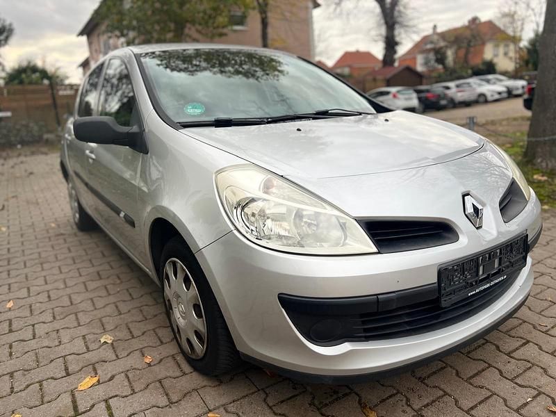 Gebraucht Renault Clio II 75 PS (55 kW) 2008 Silber Kleinwagen