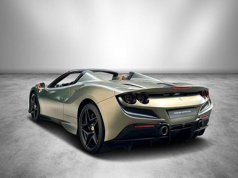 Gebraucht Ferrari F8 721 PS (530 kW) 2022 Verde masoni opaco Cabrio