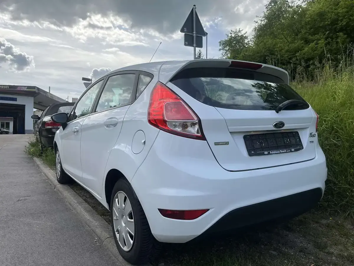 Gebraucht Ford Fiesta SYNC Edition 101 PS (74 kW) 2014 Weiß Kleinwagen