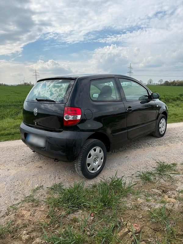 Second-hand VW Fox 54 CP (39 kW) 2007 Negru Hatchback