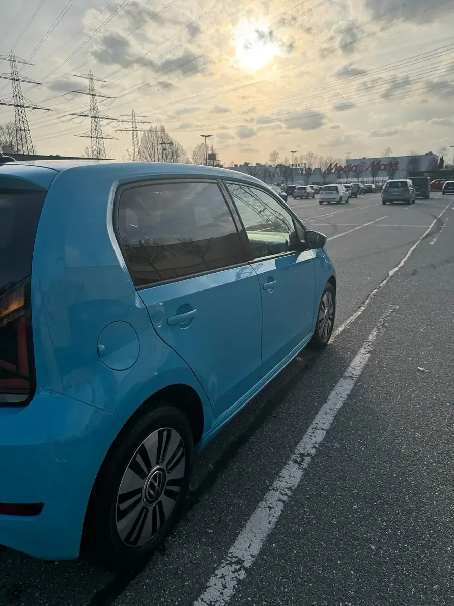 Gebraucht VW e-up! Style 61 kW (83 PS) 2021 Blau Kleinwagen