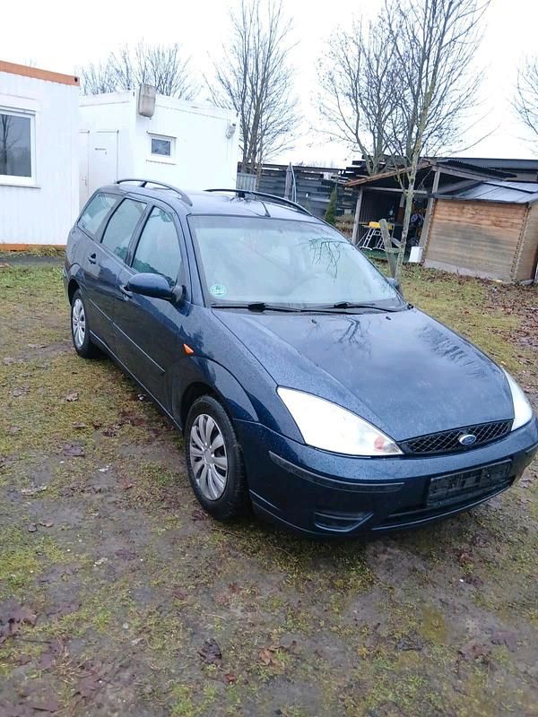 Blau Gebraucht 2004 Ford Focus Kombi | 799 € (Guter Preis) - Bild 1/4