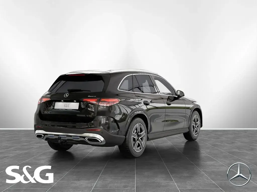 Gebraucht Mercedes GLC200 AMG 163 PS (119 kW) 2026 Metalliclack obsidianschwarz met SUV