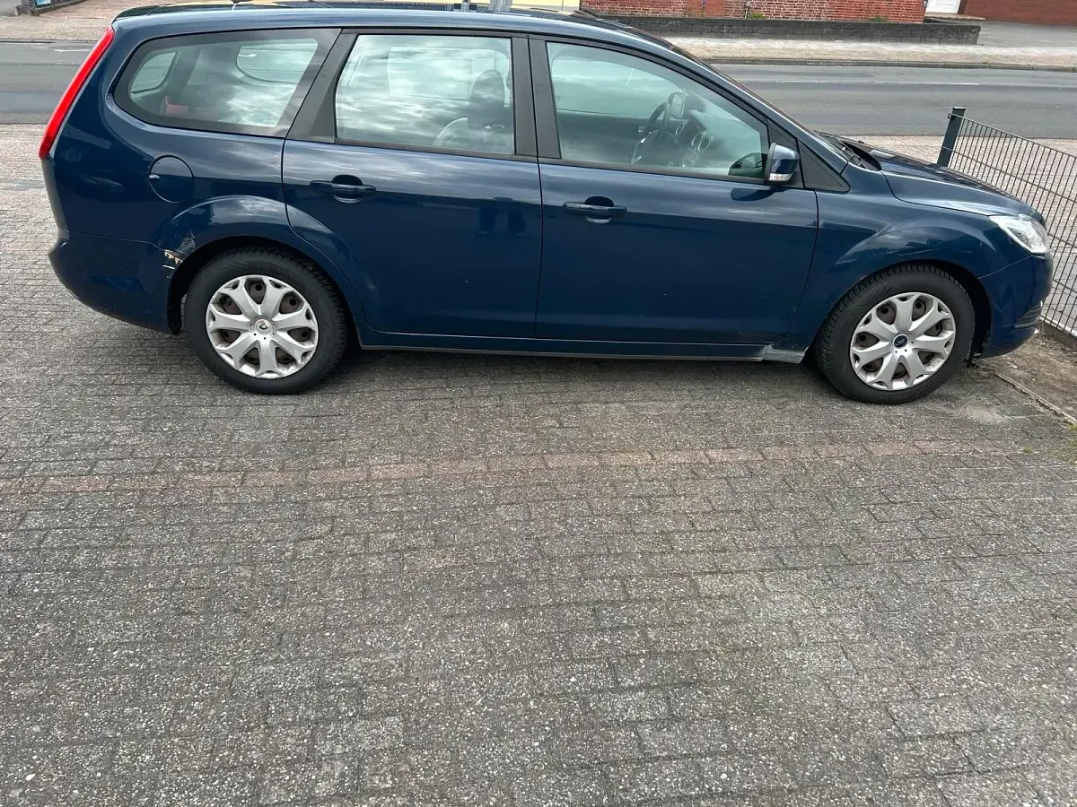 Gebraucht Ford Focus 136 PS (100 kW) 2009 Blau Kombi
