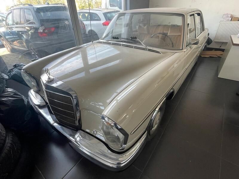 Beige Gebraucht 1966 Mercedes W108 SE Limousine | 13.900 € - Bild 1/4