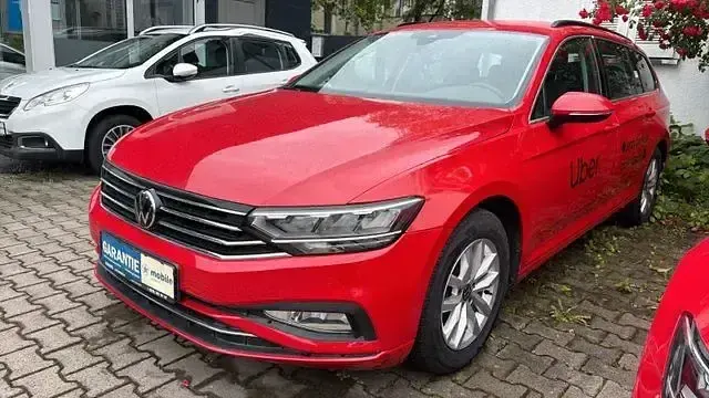 Gebraucht VW Passat Business 122 PS (89 kW) 2022 Rot Kombi