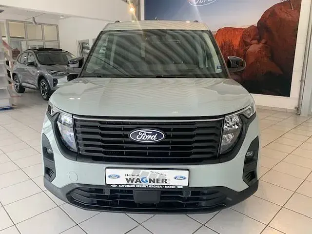 Gebraucht Ford Tourneo Courier Titanium 125 PS (91 kW) 2025 Grau Van / Kleinbus