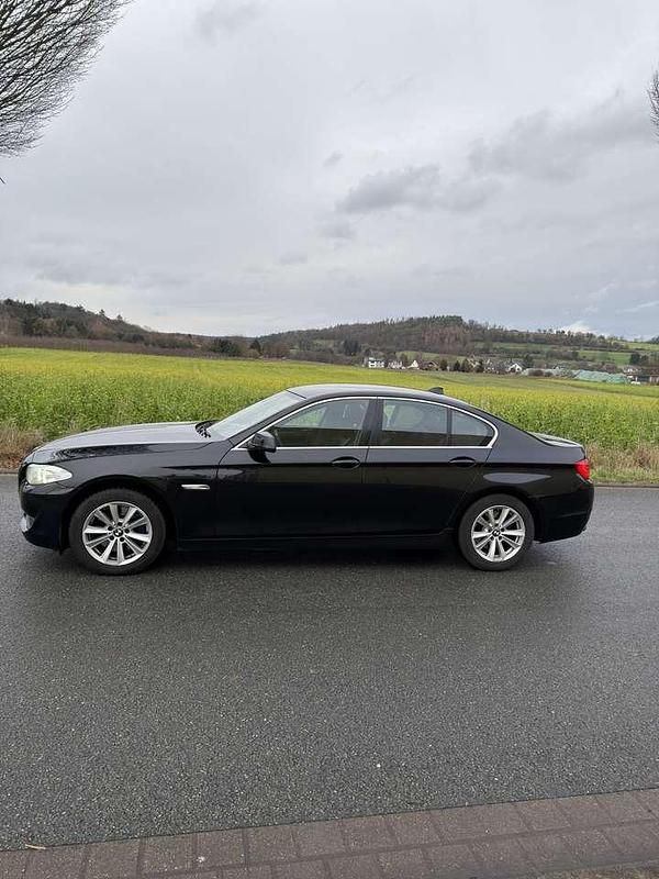 Gebraucht BMW 525 204 PS (150 kW) 2011 Schwarz Limousine
