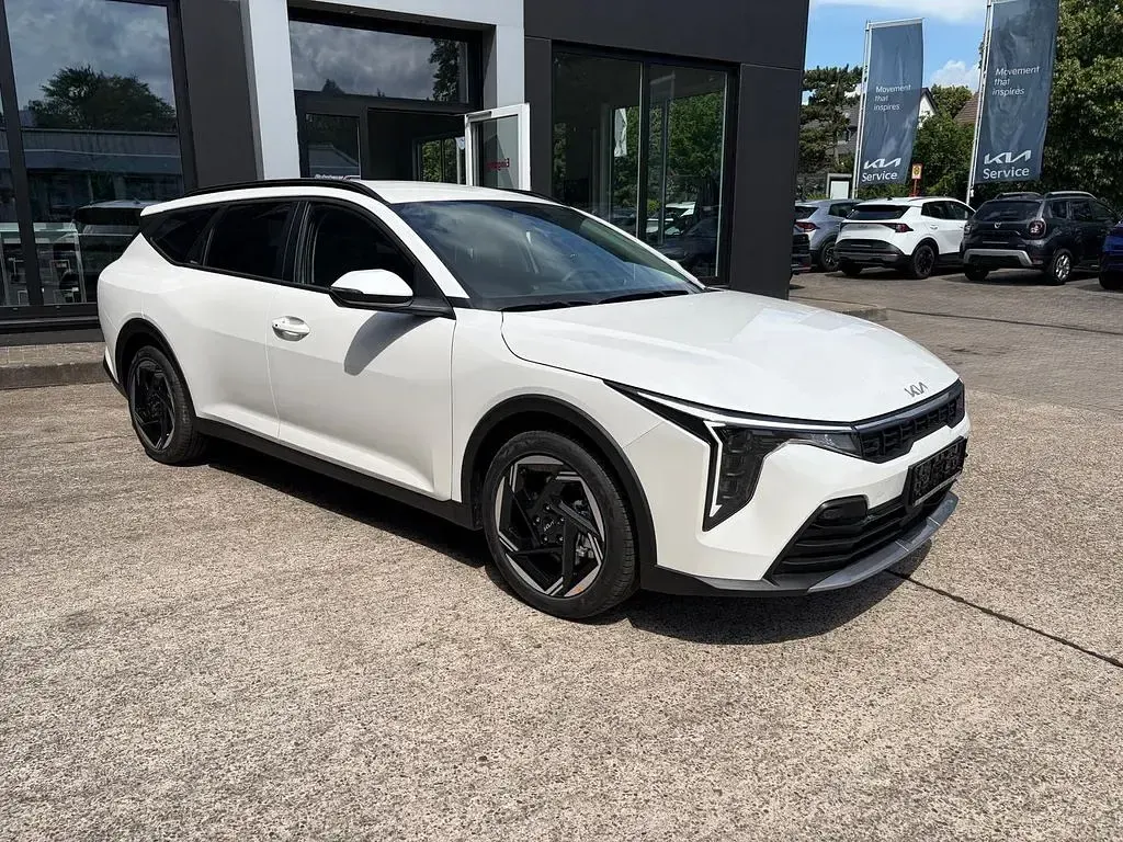 Neu Kia K4 150 PS (110 kW) 2026 Weiß Kombi