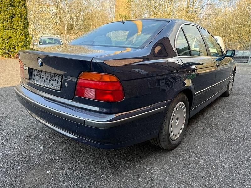 Gebraucht BMW 528 193 PS (141 kW) 1996 Blau Limousine
