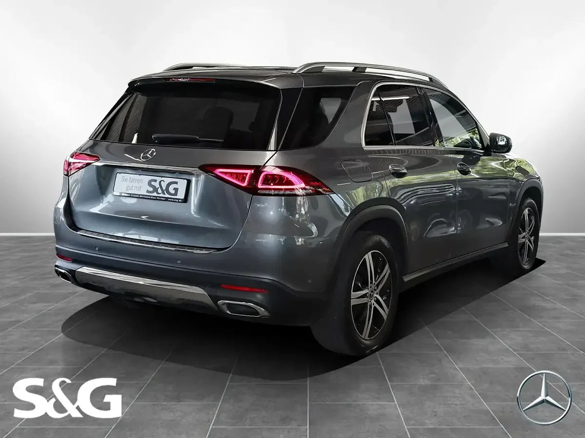Gebraucht Mercedes GLE400 330 PS (242 kW) 2023 Metalliclack selenitgrau SUV