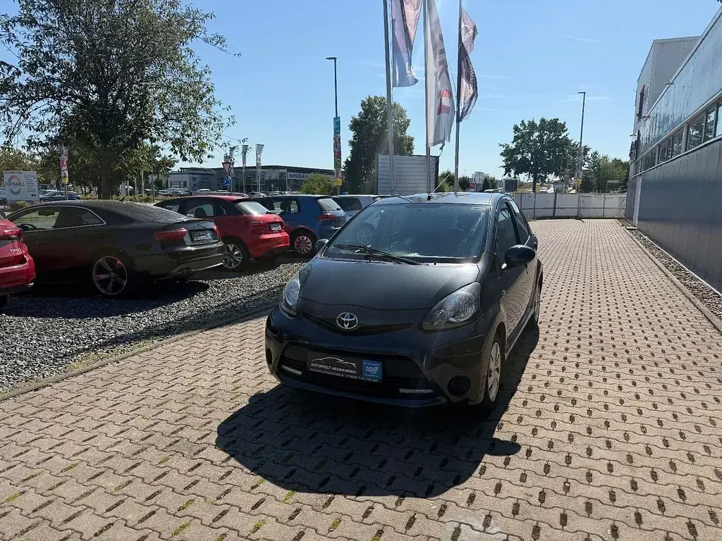 Gebraucht Toyota Aygo Cool 68 PS (50 kW) 2012 Anthracite grey Kleinwagen