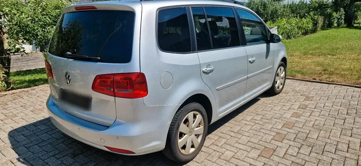 Gebraucht VW Touran 140 PS (102 kW) 2011 Grau Van / Kleinbus