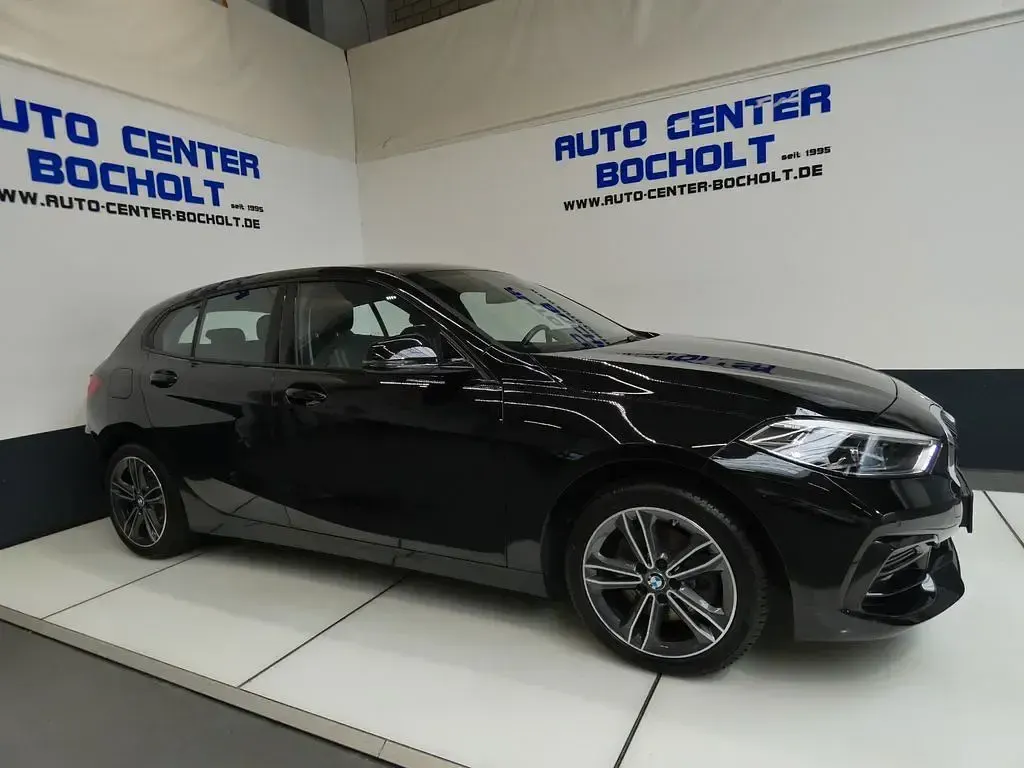 Gebraucht BMW 118 Sport Line 136 PS (100 kW) 2022 Schwarz Kleinwagen