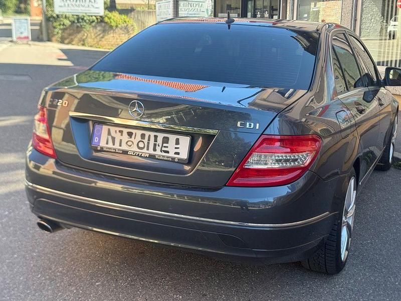 Gebraucht Mercedes 220 170 PS (125 kW) 2008 Grau Limousine