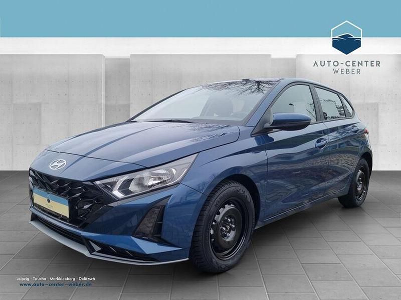 Gebraucht Hyundai i20 Trend 101 PS (74 kW) 2024 Blau (vibrant blue / mic) Limousine