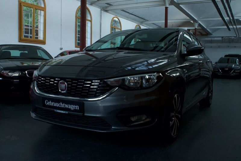 Grau Gebraucht 2018 Fiat Tipo Lounge Limousine | 4.400 € (Etwas zu teuer) - Bild 1/4