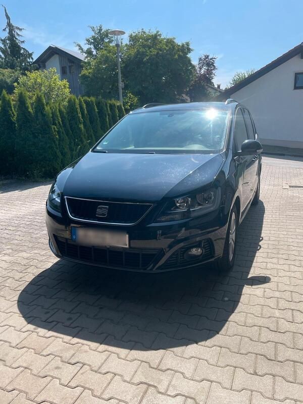 Schwarz Gebraucht 2013 Seat Alhambra Van / Kleinbus | 13.590 € (Teuer) - Bild 1/4