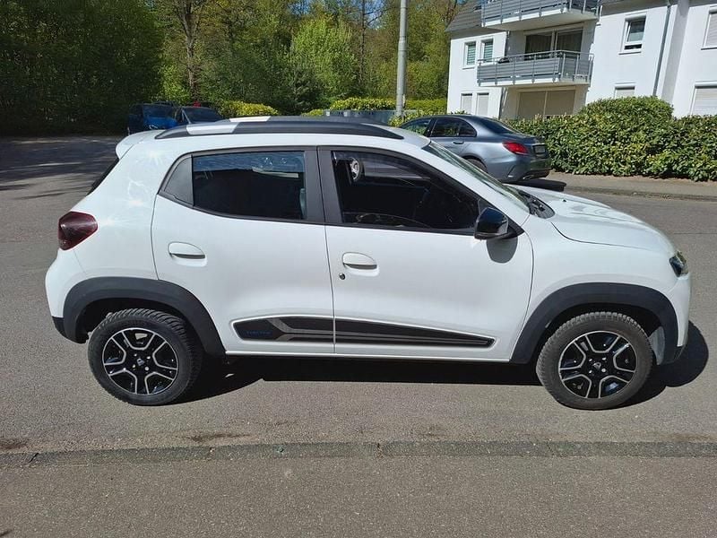 Gebraucht Dacia Spring Comfort Plus 33 kW (45 PS) 2022 Weiß Kleinwagen